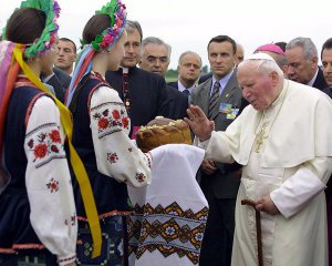 Папа Римський приїхав в Україну