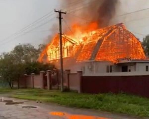 &quot;Згоріло все дотла&quot; - у будинок віруючої родини потрапила блискавка, потрібна допомога