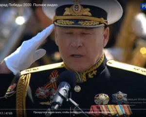 Ексзаступник командувача ВМС ЗСУ вийшов на парад у Москві в українських орденах