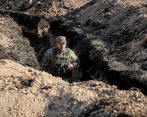 На Донбасі двоє українських військових отримали поранення