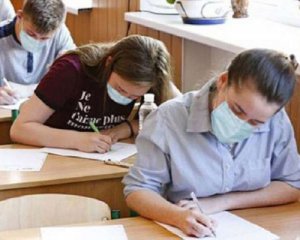 "Можна наразитися на опір усередині суспільства", - експерт про скасування ЗНО для учнів з ОРДЛО