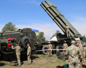 Українські військові випробували безпілотник, здатний палити російську техніку