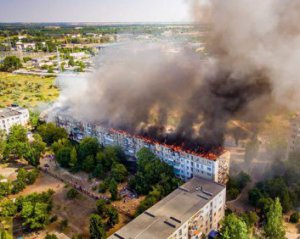 Пожежа в Новій Каховці: мешканців багатоповерхівки терміново відселять