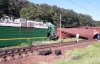 Грузовой поезд слетел с рельсов: фото масштабной аварии
