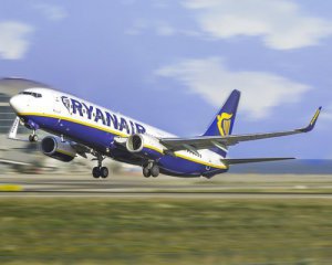Лоукостер Ryanair проситиме пасажирів заповнювати додаткові документи