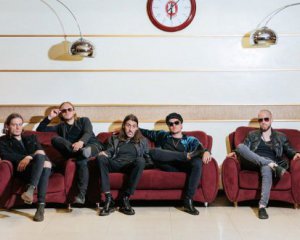 У кліпі O. Torvald знялися Дорофеєва, Позитив, Остапчук, Pianoбой, Alyona Alyona, Jerry Heil і Положинський