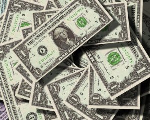 Доллар подешевел: сколько стоит валюта 10 июля