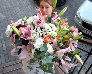 Що подарувати: квіти в коробці або стандартний букет?