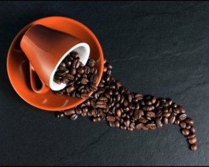 Порошкова, гранульована чи сублімована: почали масово виготовляти розчинну каву
