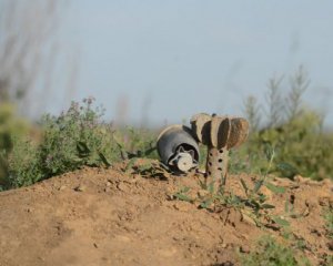 На Донбасі загострення. Російські найманці вбили українського військового. За добу в режимі тиші 17 обстрілів