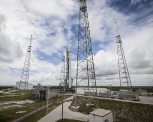 SpaceX вчетвертый раз перенесла запуск на орбиту мини-спутников