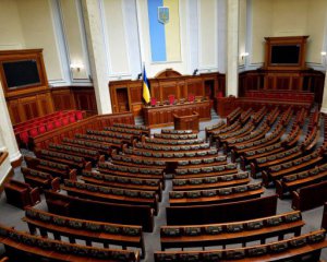 Зеленский отозвал из Рады постановление о местных выборах