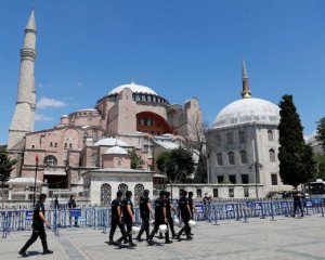 ЄС розкритикував Туреччину через перетворення Собору Святої Софії на мечеть