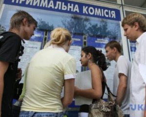 Оккупанты не выпускают из ОРДЛО абитуриентов, которые хотят учиться в Украине