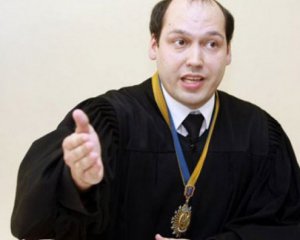 Суддя Вовк: У відставку не піду!