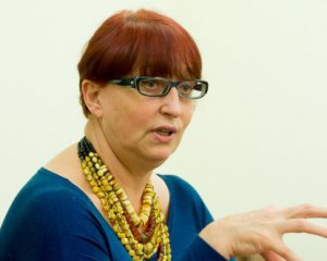 Третьякова заявила, что депутатская зарплата слишком мала
