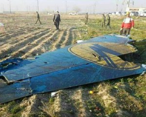 Франція отримала &quot;чорні скриньки&quot; збитого Іраном літака МАУ