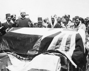 Короля вбили на порозі мечеті