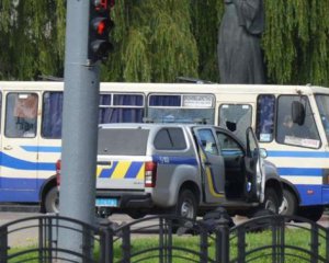 Заручниця луцького терориста зв'язалася з журналістами