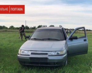 Викрадення поліцейського: знайшли автомобіль злочинця