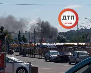 У Києві на ринку сталась пожежа