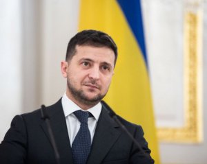 Украина должна быть среди первых, кто сможет купить вакцину против коронавируса - Зеленский