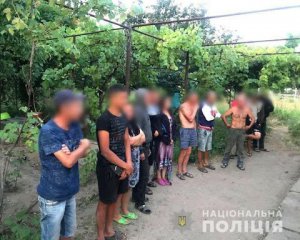 13 заробітчан тримали в рабстві і здавали в оренду фермерам