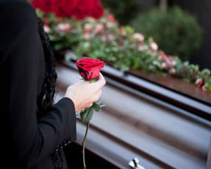 99-річна "покійниця" двічі воскресла на власному похороні