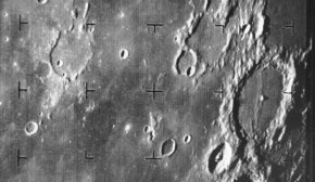 Космический корабль вблизи сфотографировал поверхность Луны
