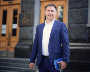 "Я її застав з чуваком": слуга народу розповів про бійку і сімейний скандал