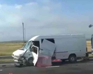 Мікроавтобус зіткнувся з вантажівкою - 8 загиблих