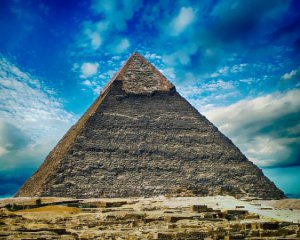 Илона Маска пригласили изучать пирамиды в Египте