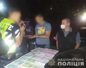 Таксист підробляв сутенером-охоронцем