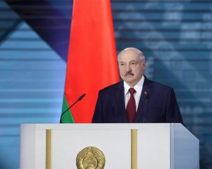 Лукашенко дорікнув українській владі за Крим