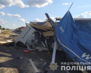 Дві вантажівки потрапили в аварію - є загиблі