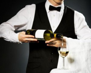 Оставить или выпить: сколько может быть открытой бутылкой вина