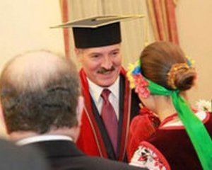 Лукашенка хочуть позбавити звання почесного доктора наук університету  Шевченка