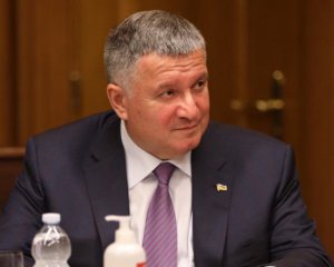 Аваков за час президентства Зеленського роздав 335 нагородних стволів