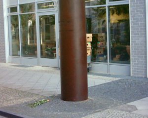 Перша жертва Берлінської стіни стік кров&#039;ю