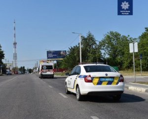 У Києві чоловік вистрибнув із вікна багатоповерхівки