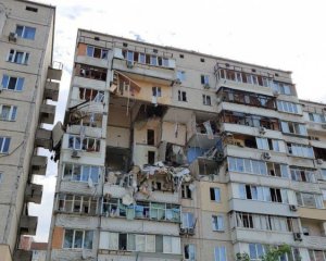 Жители разрушенного дома на Позняках не могут заселиться в новые квартиры
