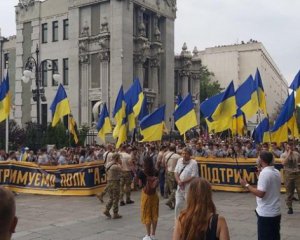 &quot;Національний корпус&quot; прорвався під Офіс президента