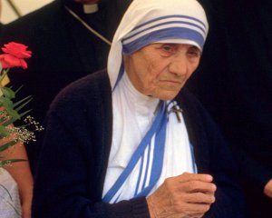 "Люди хотят хлеба, но есть страшнее голод - недостаток любви" - мать Тереза