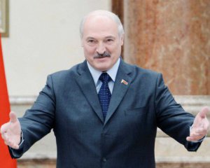 &quot;Не на улице&quot; - Лукашенко зовет на диалог и ставит условия