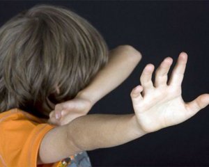 Чоловіка запідозрили в розбещенні неповнолітнього