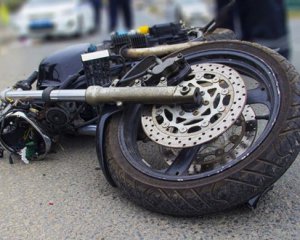 Мотоциклист устроил смертельную аварию, убегая от полиции