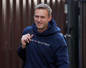 Предположили, что яд "Новичок" могли нанести на нижнее белье Навального