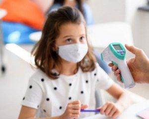 Партия Порошенко требует провести в Киеве тестирование учеников и педагогов на коронавирус