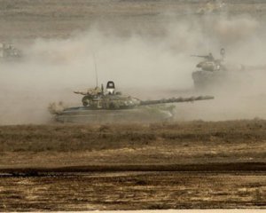 Две страны отказались от военных учений в России