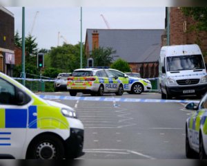 В Англії чоловік з ножем напав на перехожих, 8 жертв